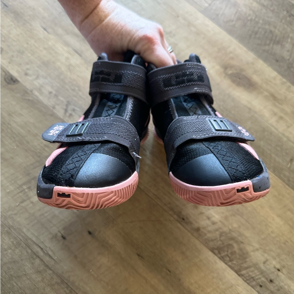 Nike Lebron Soldier 13 GS 'Black Bleached Coral' Youth Sneakers - Picture 6 of 11